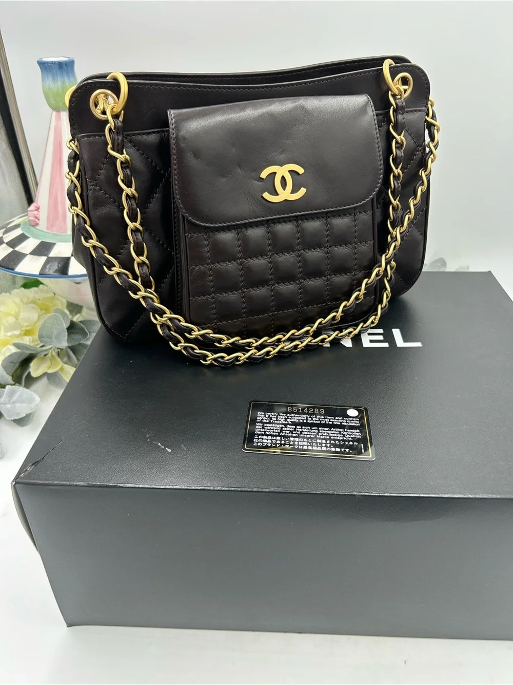 Women Chanel cargo pocket quilted shoulder bag made in France